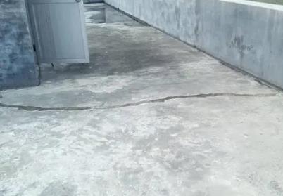 五通桥楼顶漏水维修公司分享下如何解决卫生间隐蔽部位漏水的问题?